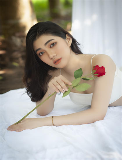 美女和帅哥亲吻视频_丝瓜视频在线观看_一个人晚上看的影视